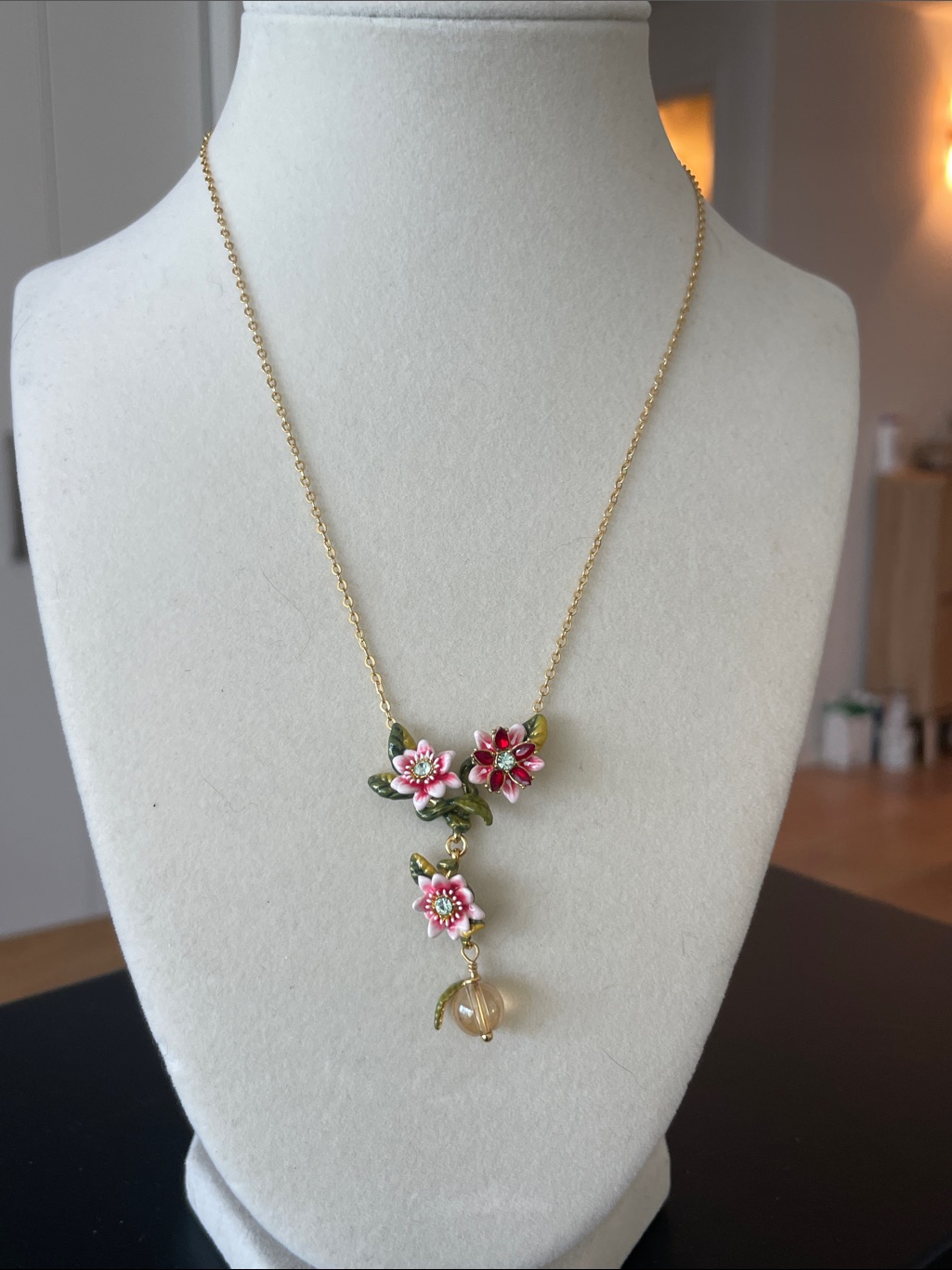 Les Nrides Pink Red Floral Pendant Necklace